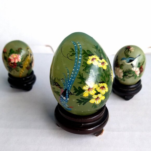 Vintage Chinese Jade Green Egg Trio Hand Painted Stones w/Stands - Picture 15 of 15